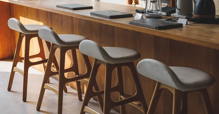 img-loc-banquetas-modelo-bancada